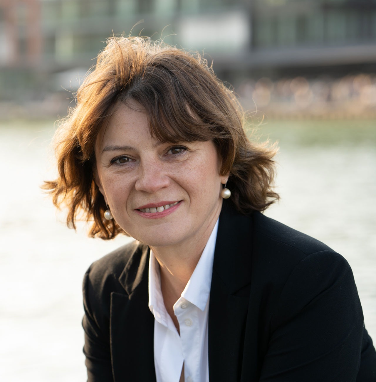 Delia-Buss